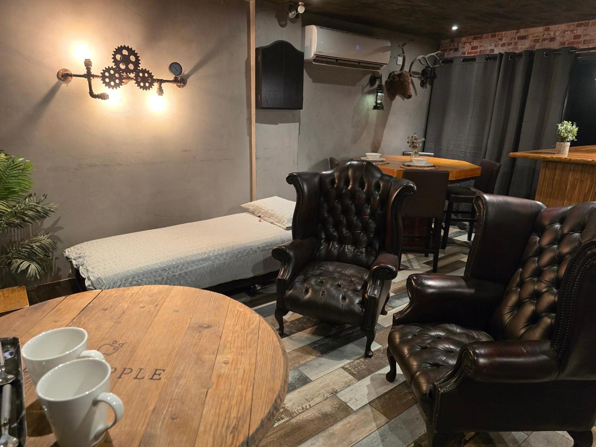The Pub - Unique & Authentic Experience - Free Parking!, 5 Minutes From Airbus And The Mall Cribbs 布里斯托 外观 照片