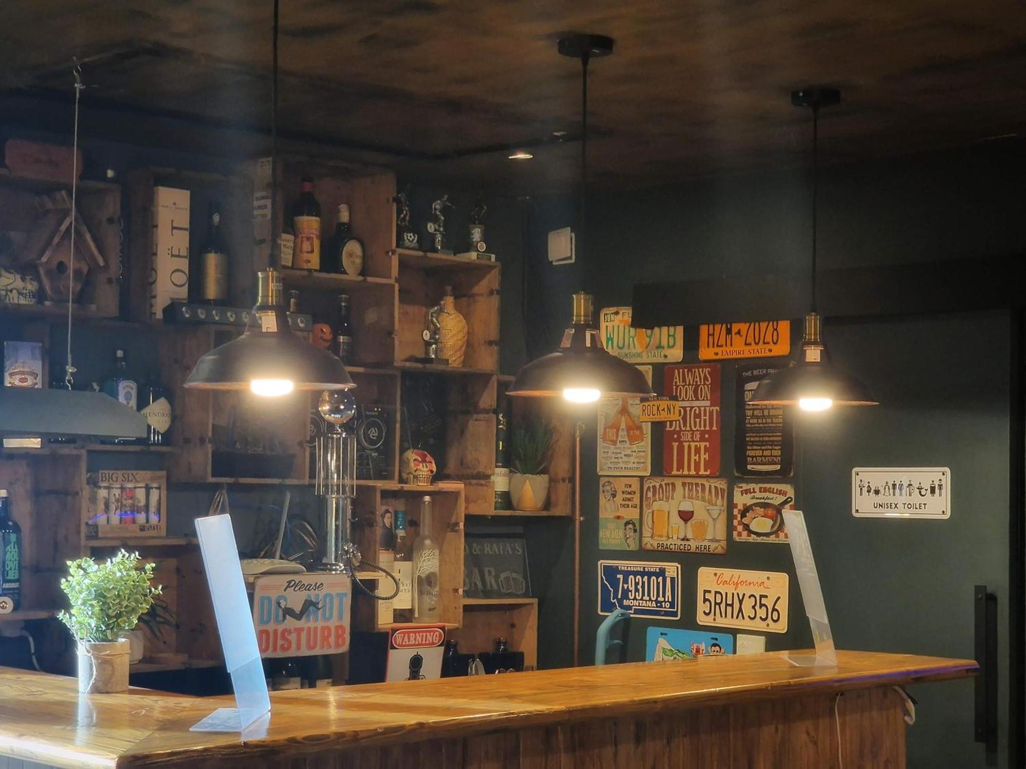 The Pub - Unique & Authentic Experience - Free Parking!, 5 Minutes From Airbus And The Mall Cribbs 布里斯托 外观 照片
