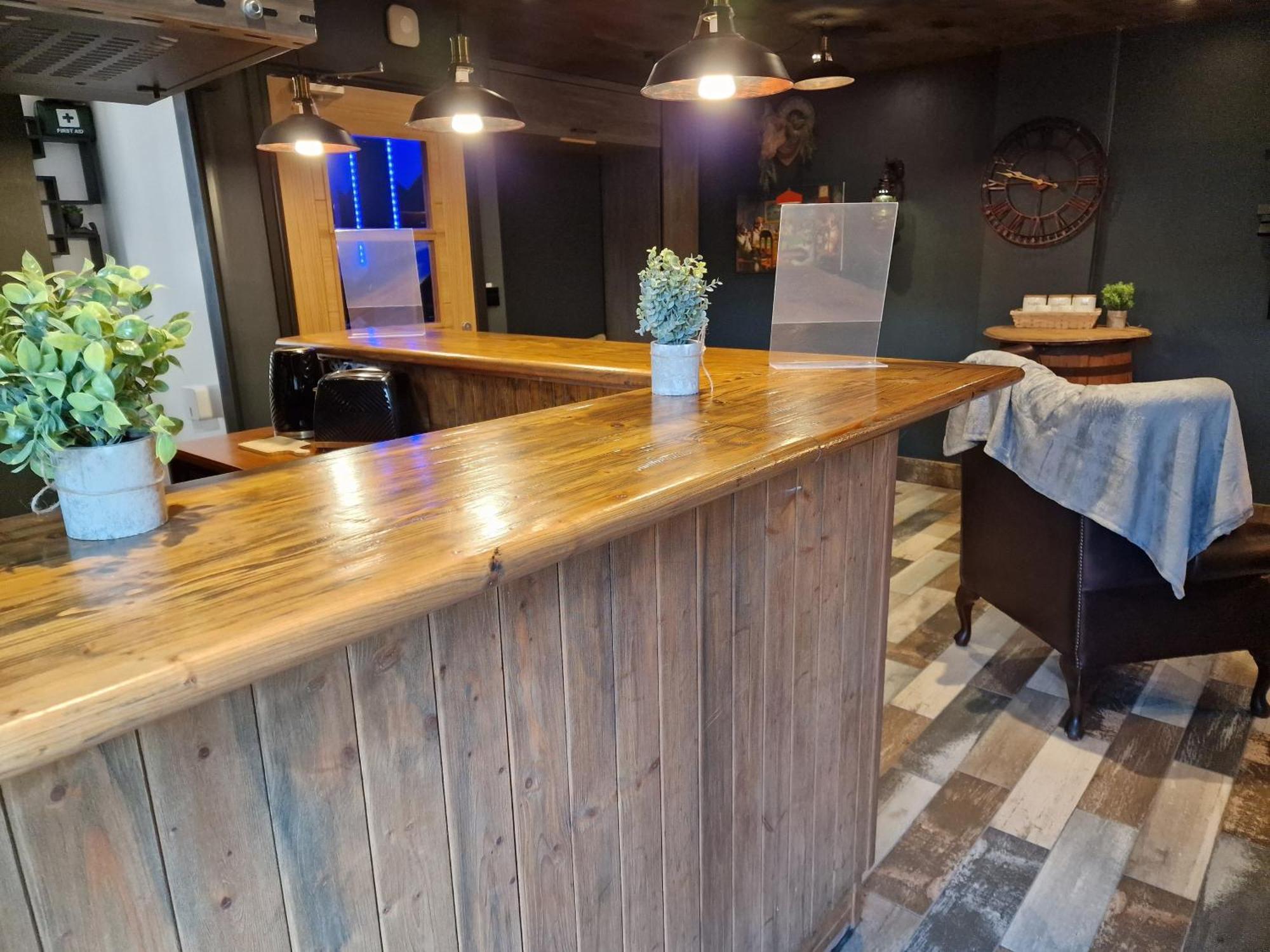 The Pub - Unique & Authentic Experience - Free Parking!, 5 Minutes From Airbus And The Mall Cribbs 布里斯托 外观 照片